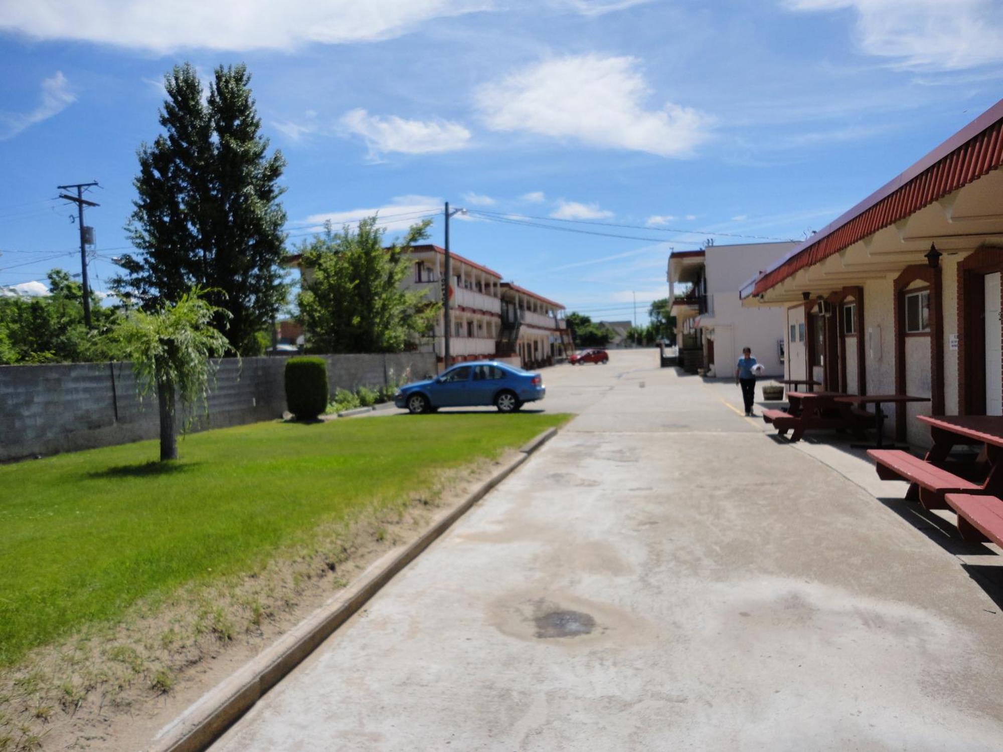 Spanish Fiesta Resort Осойос Екстериор снимка